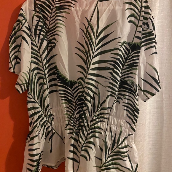 Floral Peplum shirt size: 3X - Picture 4 of 4